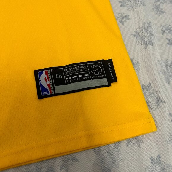 NBA Kobe Bryant Los Angeles Lakers #24 Jersey - Picture 4 of 6